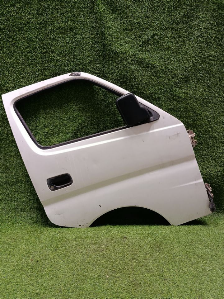 [F DOOR ASSY RH]NISSAN CARAVAN VAN CQGE25 2003 KA24DE FR AT 2WD #000324A768209