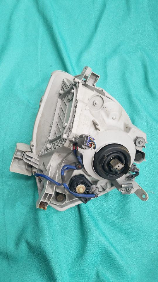 [HEADLIGHT ASSY RH]TOYOTA SIENTA NCP81 2009 1NZ-FE FF AT 2WD #0003247711178