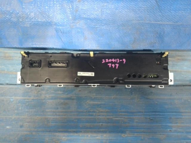 [SPEEDOMETER]TOYOTA AQUA NHP10   #0BD3253171095