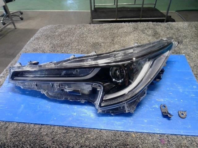 [HEADLIGHT ASSY LH]TOYOTA COROLLA SPORTS ZWE213H 2ZR-FXE AT 2WD #0BD3253172839