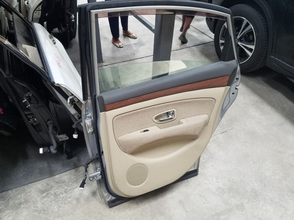 [R DOOR ASSY RH]NISSAN BLUEBIRD SYLPHY G11 2008 HR15DE FF AT 2WD #0003245674402