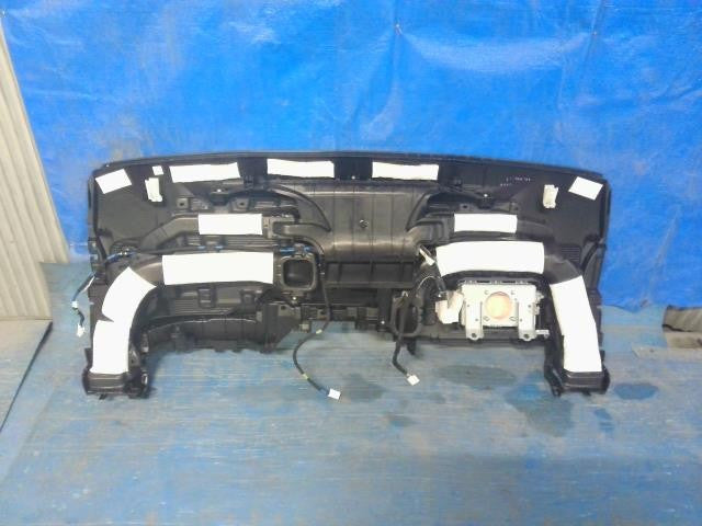 [DASHBOARD]TOYOTA VOXY ZRR80W 3ZR-FAE AT 2WD #0BD3253171109