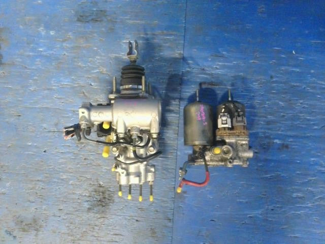 [BRAKE BOOSTER]TOYOTA AQUA NHP10   #0BD3253180642