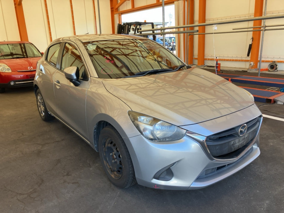 [REAR SIDE CUT LH]MAZDA DEMIO DJLFS 2018 P5-VPS FF AT 2WD #000325B988334