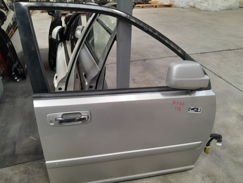 [F DOOR ASSY RH]NISSAN X-TRAIL NT30 2005 QR20DE FF AT 4WD #000323B538429