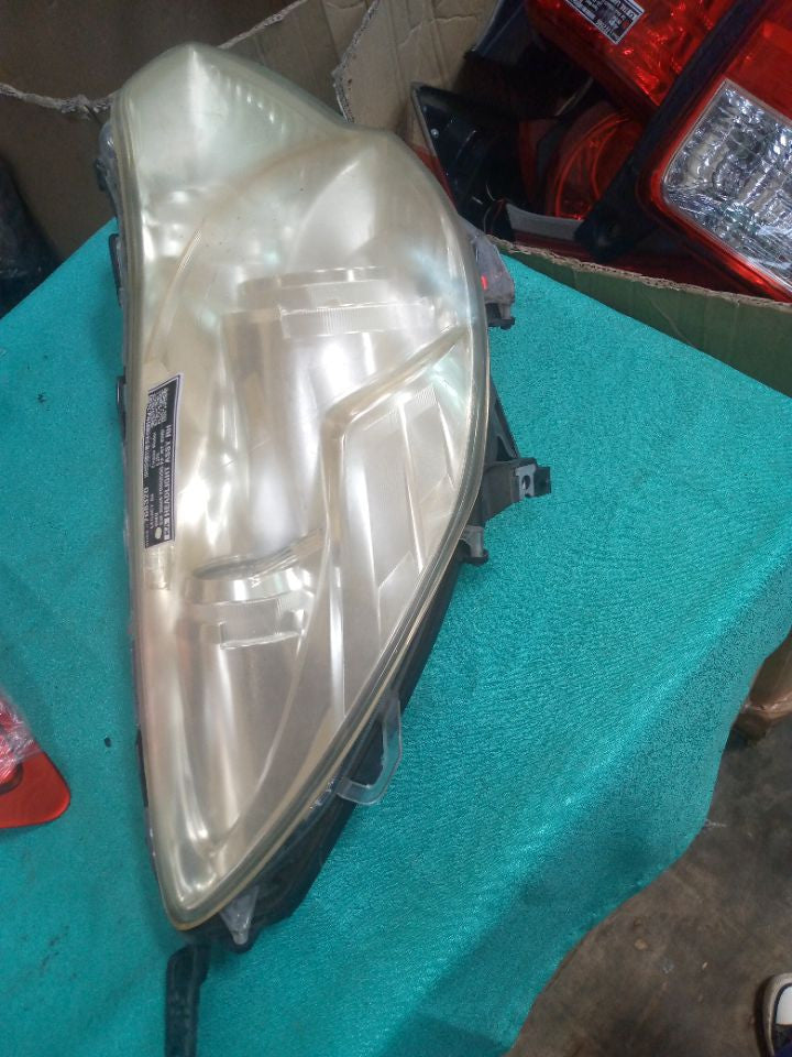 [HEADLIGHT ASSY RH]SUBARU LEGACY B4 BM9 2010 EJ25 FF AT 4WD #000324A768320