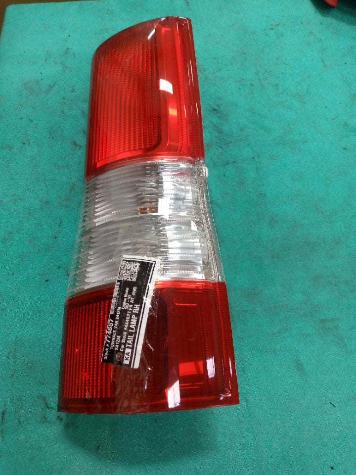 [TAIL LAMP RH]TOYOTA TOWNACE VAN S412M 2012 3SZ-VE FR AT 4WD #000324B774657