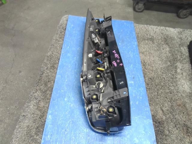 [TAIL LAMP RH]TOYOTA VOXY ZRR80G   #0BD3253176831
