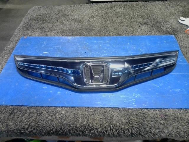 [GRILLE]HONDA FIT HYBRID GP1 LDA AT 2WD #0BD3253172986
