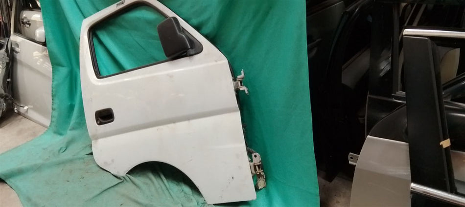 [F DOOR ASSY RH]NISSAN CARAVAN VAN CQGE25 2003 KA24DE FR AT 2WD #000324A768194