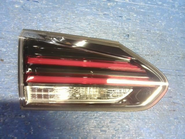 [Left finisher panel]LEXUS HS ANF10 2AZ-FXE AT 2WD #0BD3253178807