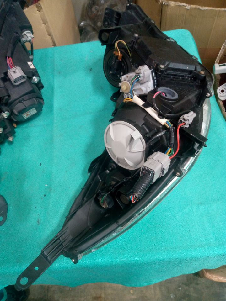 [HEADLIGHT ASSY LH]SUBARU LEGACY B4 BM9 2010 EJ25 FF AT 4WD #000324A768302