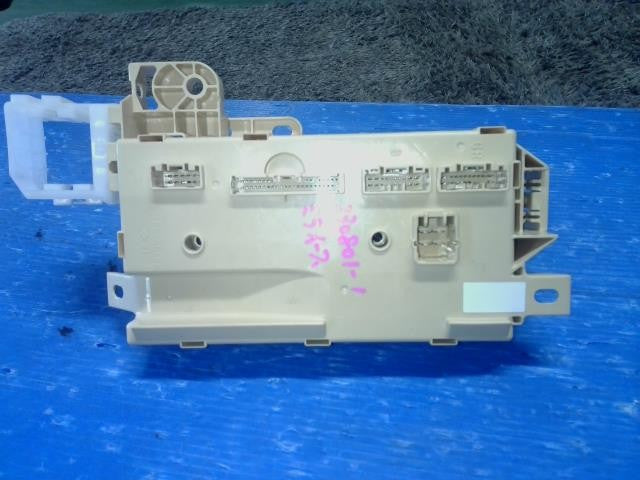 [FUSE BOX]DAIHATSU MIRA e:S LA300S KF AT 2WD #0BD3253173097
