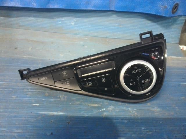 [AIR CONDITIONER PANEL]TOYOTA AQUA NHP10   #0BD3253171848