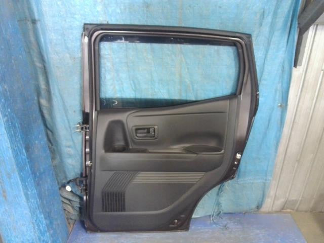 [R DOOR ASSY RH]NISSAN SAKURA B6AW   #0BD3253178413