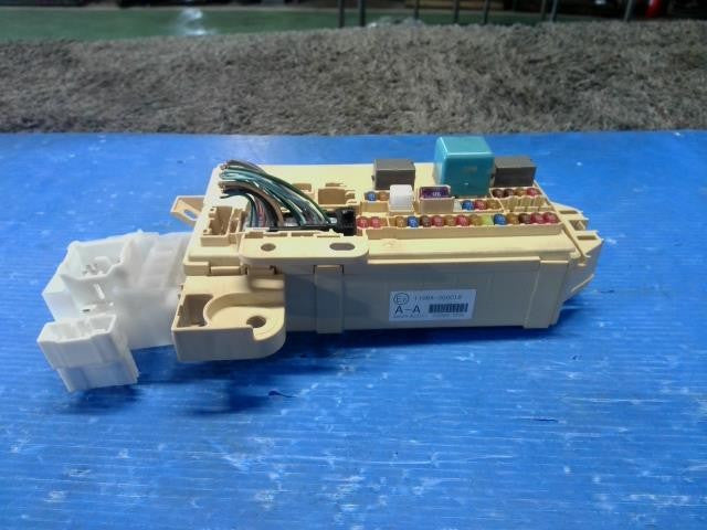 [FUSE BOX]DAIHATSU MOVE LA100S KF AT 2WD #0BD3253172967