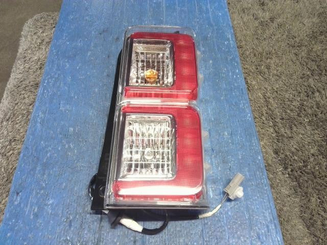 [TAIL LAMP RH]DAIHATSU WAKE LA700S KF AT 2WD #0BD3253182946