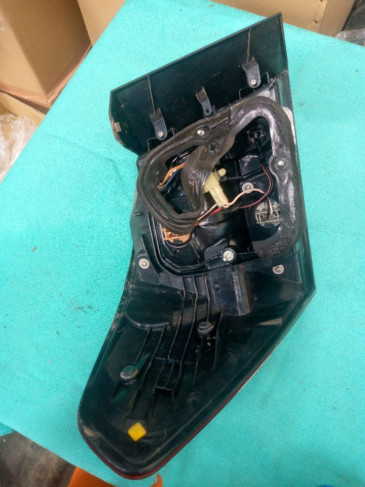 [TAIL LAMP RH]SUBARU LEGACY B4 BM9 2010 EJ25 FF AT 4WD #000324A768322