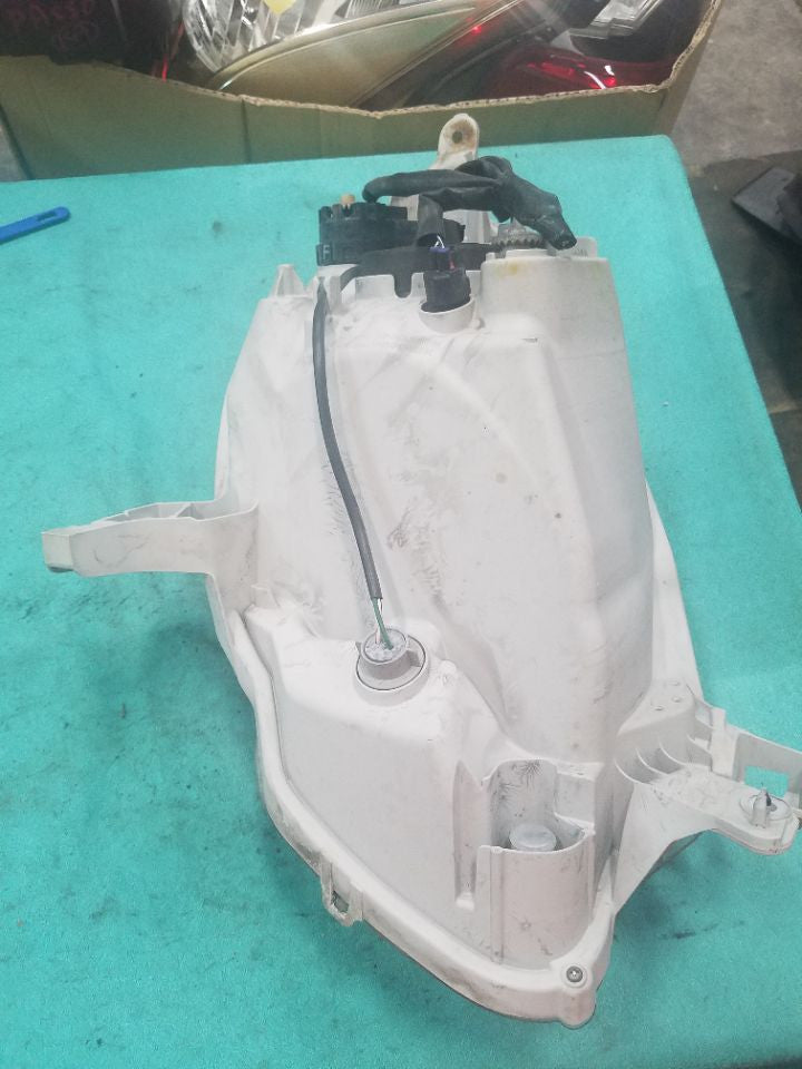 [HEADLIGHT ASSY LH]TOYOTA PASSO KGC35 2013 1KR-FE FF AT 4WD #000324B772605