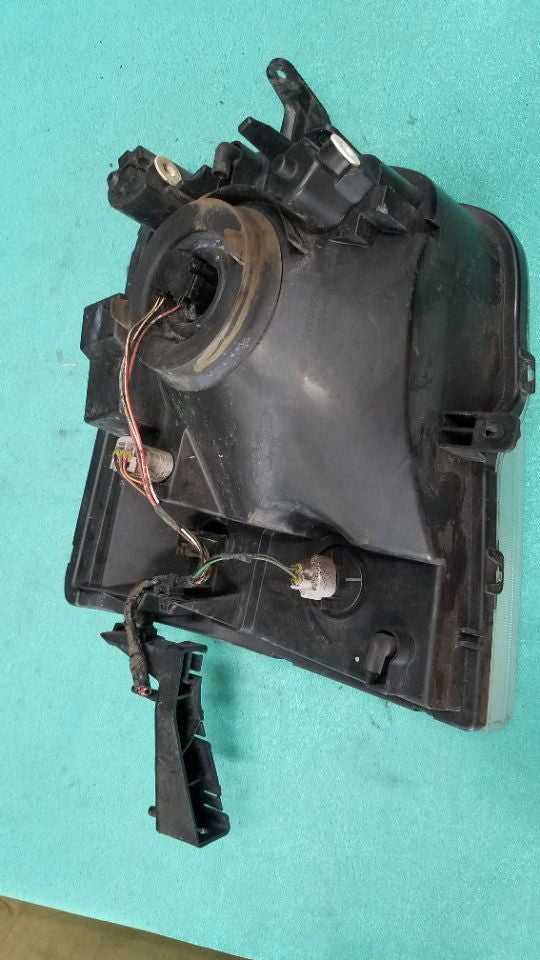 [HEADLIGHT ASSY LH]SUZUKI EVERY VAN DA64V K6A FF AT 4WD #000324C805401