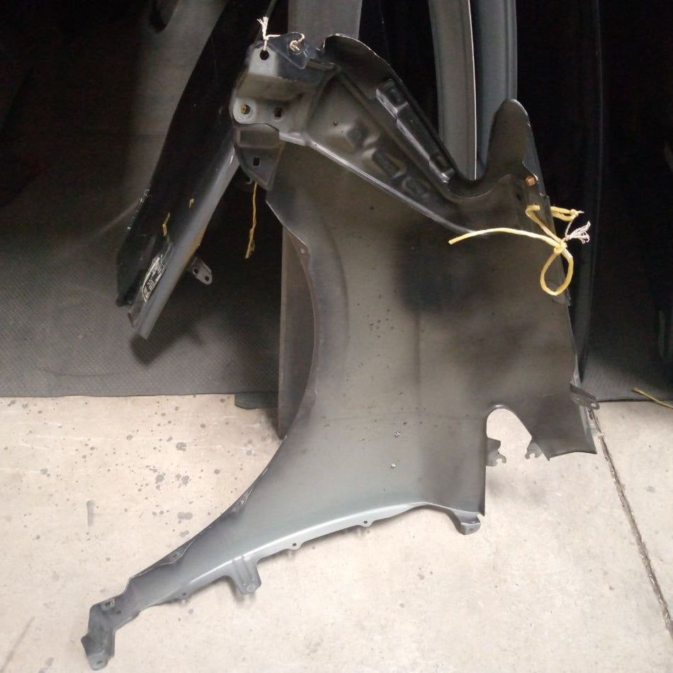 [FENDER RH]TOYOTA PRIUS α ZVW41 2ZR-FXE FF AT 2WD #0003229255758