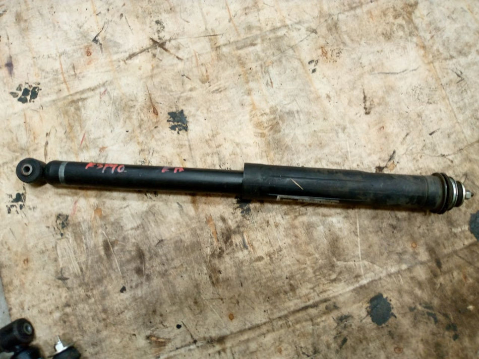 [R SHOCK ABSORBER RH]TOYOTA VITZ KSP130 2012 1KR-FE FF AT 2WD #000323B547986