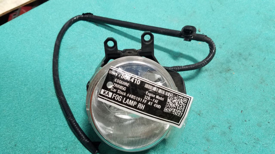 [FOG LAMP RH]TOYOTA ESQUIRE ZRR85G 2015 3ZR-FAE FF AT 4WD #000324C801410
