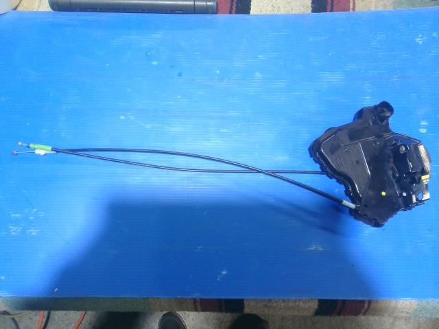 [Left F door lock solenoid]TOYOTA VOXY ZRR70G 3ZR-FE AT 2WD #0BD3253174629