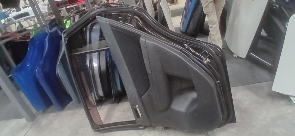[R DOOR ASSY RH]SUBARU IMPREZA SPORTS GP7 2013 FB20 FF AT 4WD #000323C558552