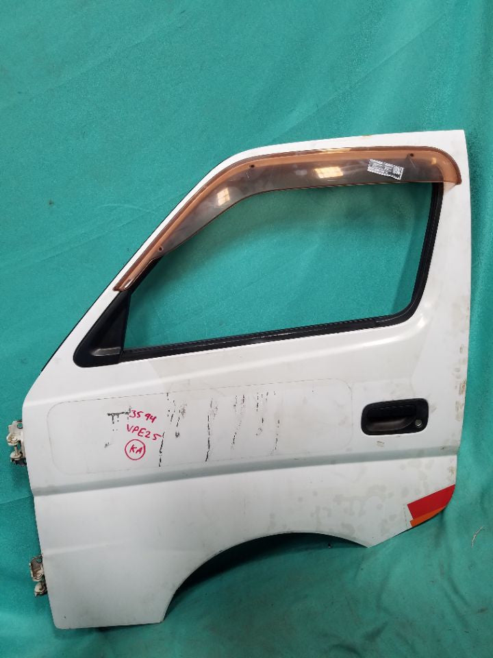[F DOOR ASSY LH]NISSAN CARAVAN VAN VPE25 2001 KA20DE FR AT 2WD #0003247718404