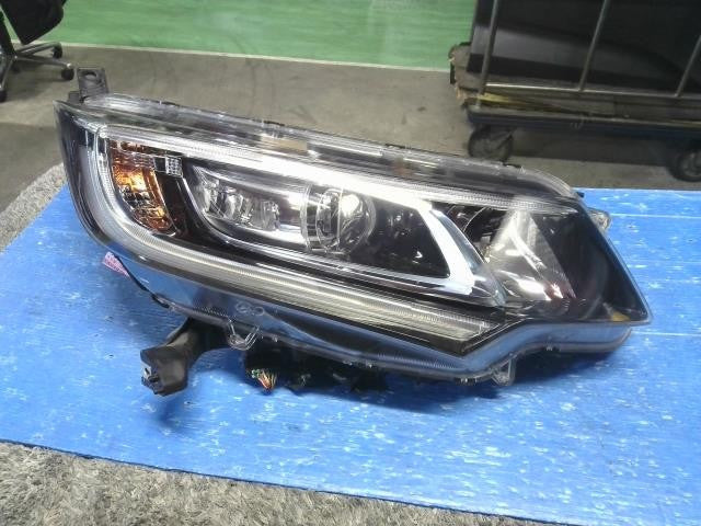 [HEADLIGHT ASSY RH]HONDA FREED GB7 LEB AT 2WD #0BD3253176970