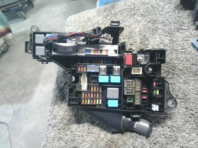 [FUSE BOX]TOYOTA CROWN ATHLETE AWS210 2AR-FSE AT 2WD #0BD3253171973