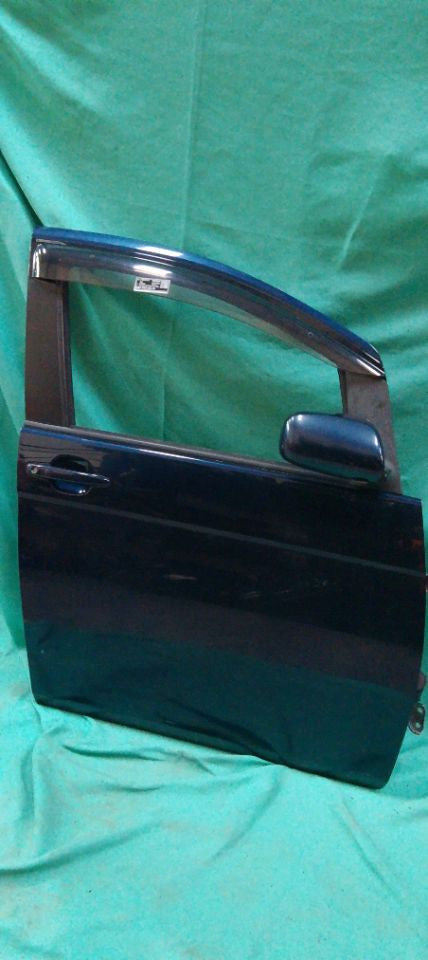 [F DOOR ASSY RH]TOYOTA ISIS ZNM10W 2004 1ZZ-FE FF AT 2WD #0003251822237