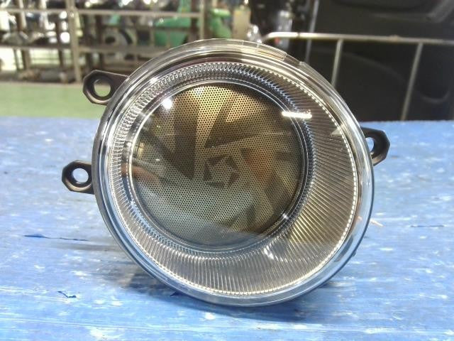 [FOG LAMP RH]TOYOTA SIENTA NSP170G   #0BD3253178153