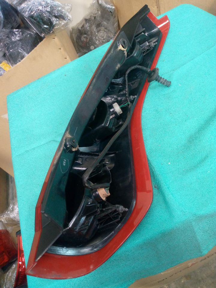 [TAIL LAMP LH]NISSAN X-TRAIL TNT31 2010 QR25DE FF AT 4WD #000324B772725