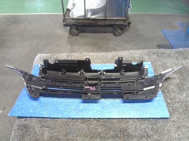 [GRILLE]NISSAN DAYZ B21W 3B20 AT 2WD #0BD3253178256
