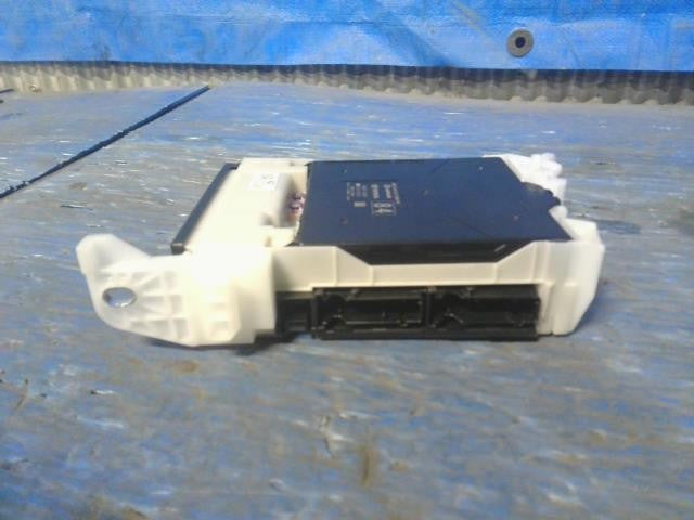 [FUSE BOX]TOYOTA SIENTA MXPL10G M15A-FXE AT 2WD #0BD3253174687