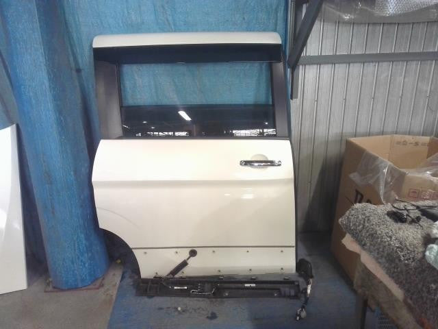 [R DOOR ASSY RH]NISSAN SERENA GFC27 MR20DD AT 2WD #0BD3253170973