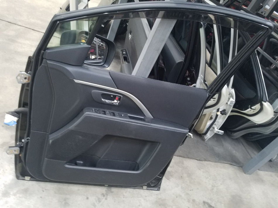 [F DOOR ASSY RH]NISSAN LAFESTA HIGHWAY STAR CWEFWN 2011 LF-VDS FF AT 2WD #000323B547063