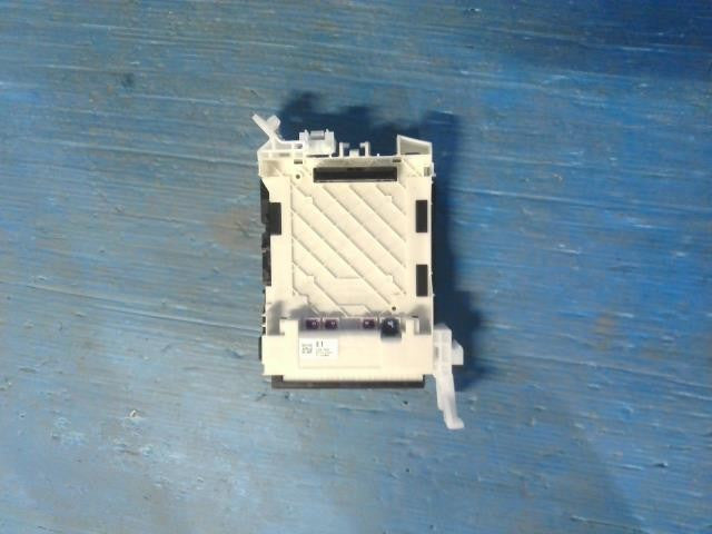 [FUSE BOX]TOYOTA YARIS MXPH10 M15A-FXE AT 2WD #0BD3253171017