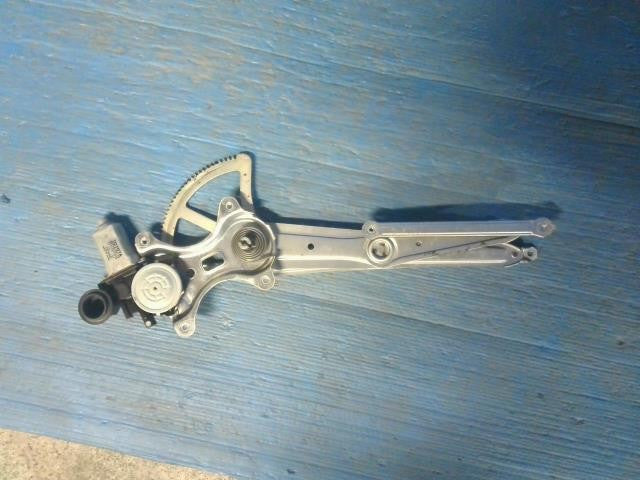 [F DOOR REGULATOR RH]TOYOTA NOAH AZR60G 1AZ-FSE AT 2WD #0BD3253171858