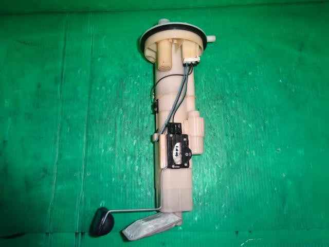 [FUEL PUMP]SUZUKI CARRY TRUCK DA16T R06A MT 4WD #0EV3253000754