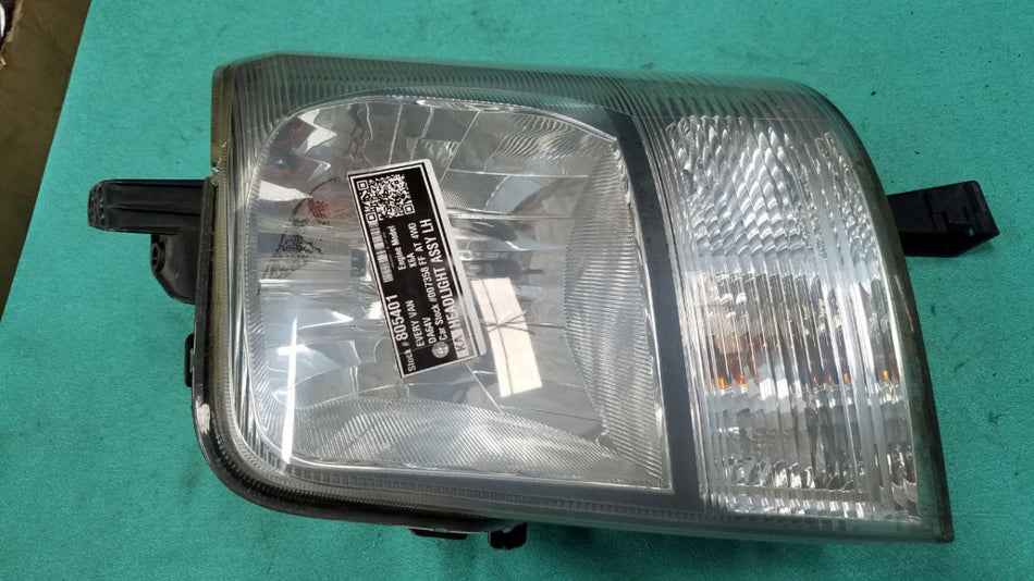 [HEADLIGHT ASSY LH]SUZUKI EVERY VAN DA64V K6A FF AT 4WD #000324C805401