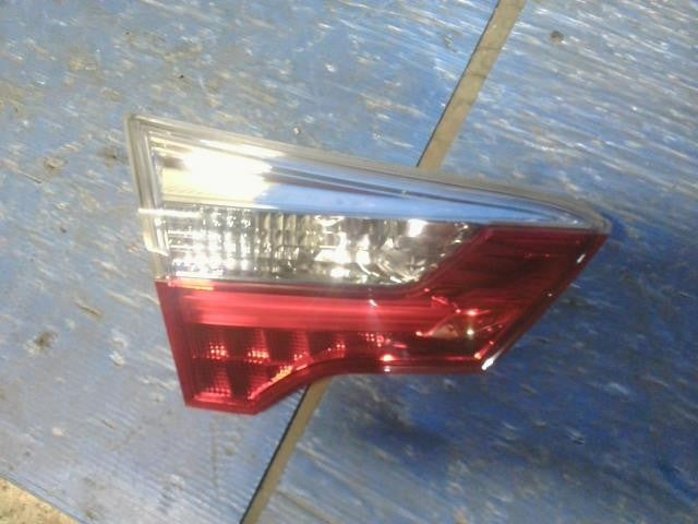 [Left finisher panel]HONDA SHUTTLE GP7 LEB AT 2WD #0BD3253174405