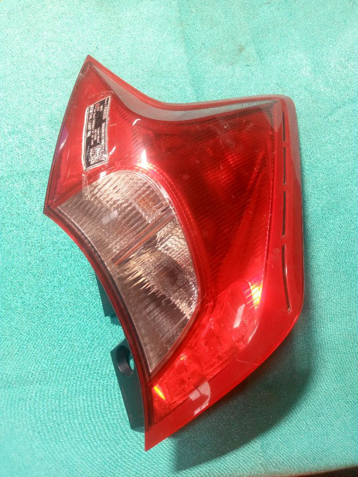 [TAIL LAMP RH]NISSAN NOTE E12 2012 HR12DDR FF AT 2WD #000324A766935