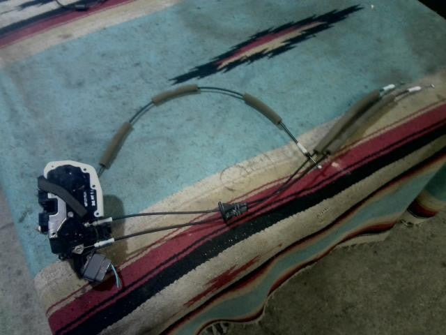 [Left F door lock solenoid]NISSAN SERENA FC26 MR20DD AT 2WD #0BD3253174700