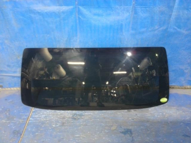 [R WINDOW GLASS]NISSAN NV350 CARAVAN VAN VW6E26 YD25DDTi AT 4WD #0BD3253172849
