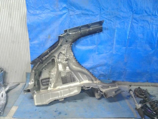 [Cab/body parts]HONDA VEZEL RV5 LEC AT 2WD #0BD3253171203