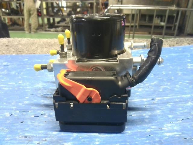 [ABS ACTUATOR]SUBARU LEGACY TOURING WAGON BRM FB25 AT 4WD #0BD3253174581