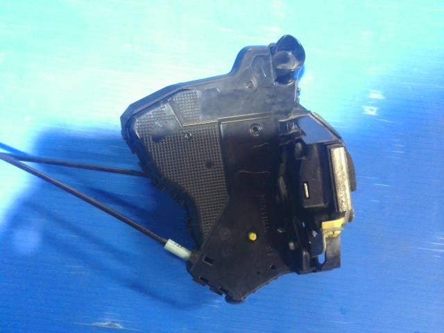 [Left F door lock solenoid]TOYOTA VOXY ZRR70G 3ZR-FE AT 2WD #0BD3253174629